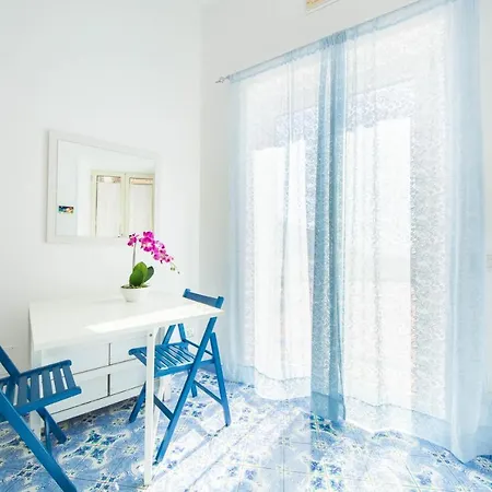 Апартаменти Yourhome - Lorena Maria House *