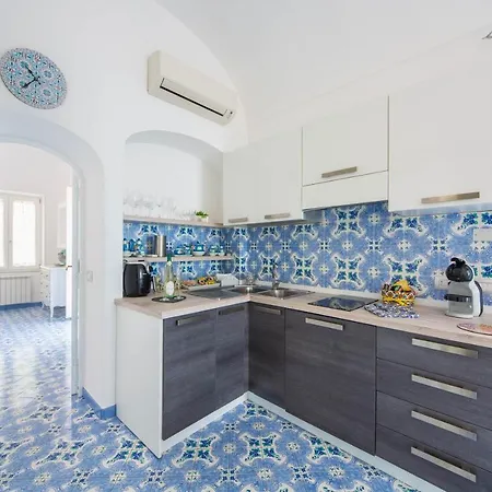 Апартаменти Yourhome - Lorena Maria House Позітано
