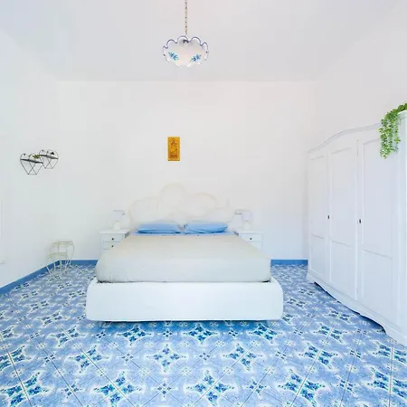 Yourhome - Lorena Maria House Апартаменти Позітано