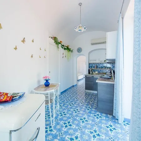 Yourhome - Lorena Maria House Апартаменти Позітано