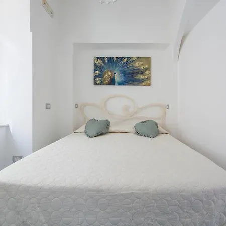 Апартаменти Yourhome - Lorena Maria House *